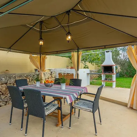 Casa Baix Holiday home