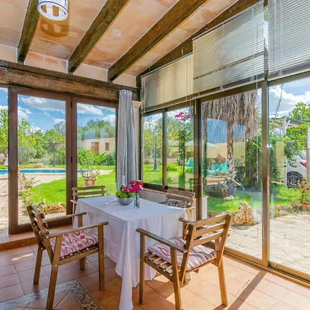 Casa Baix Holiday home *