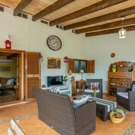 Casa Baix Holiday home *